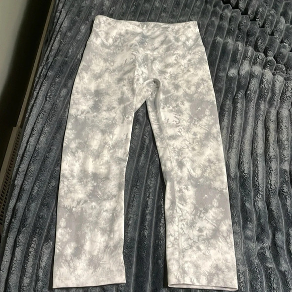 Alive Pants - Alive tie dye silver & white high rise capris yoga leggings size small